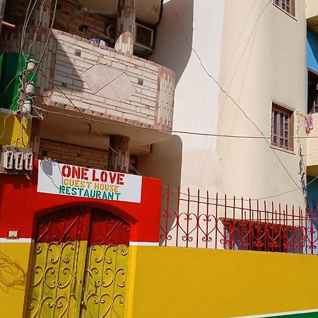 One Love Guesthouse & Restaurant Luxor Ngoại thất bức ảnh