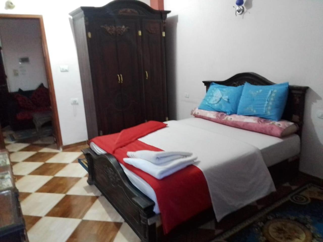 One Love Guesthouse & Restaurant Luxor Ngoại thất bức ảnh