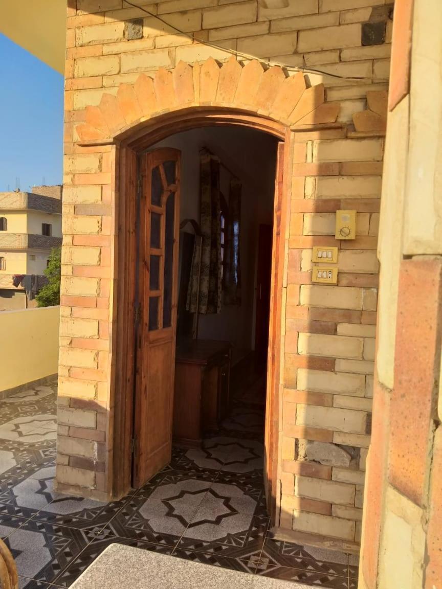 One Love Guesthouse & Restaurant Luxor Ngoại thất bức ảnh