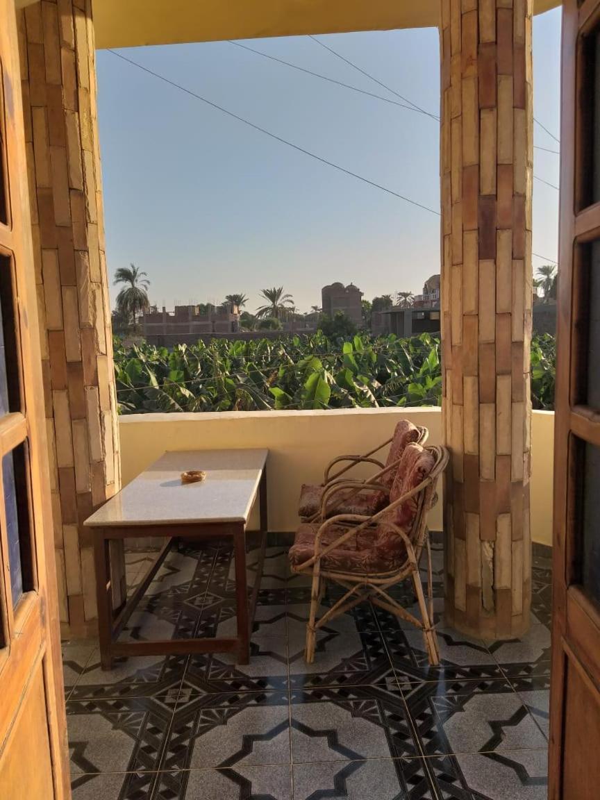 One Love Guesthouse & Restaurant Luxor Ngoại thất bức ảnh