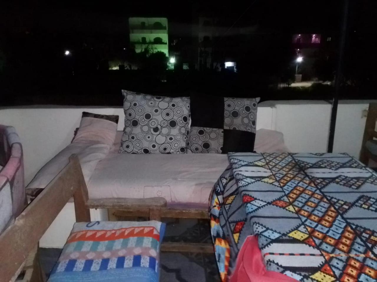 One Love Guesthouse & Restaurant Luxor Ngoại thất bức ảnh