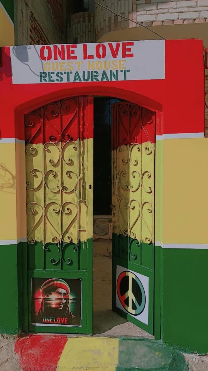 One Love Guesthouse & Restaurant Luxor Ngoại thất bức ảnh
