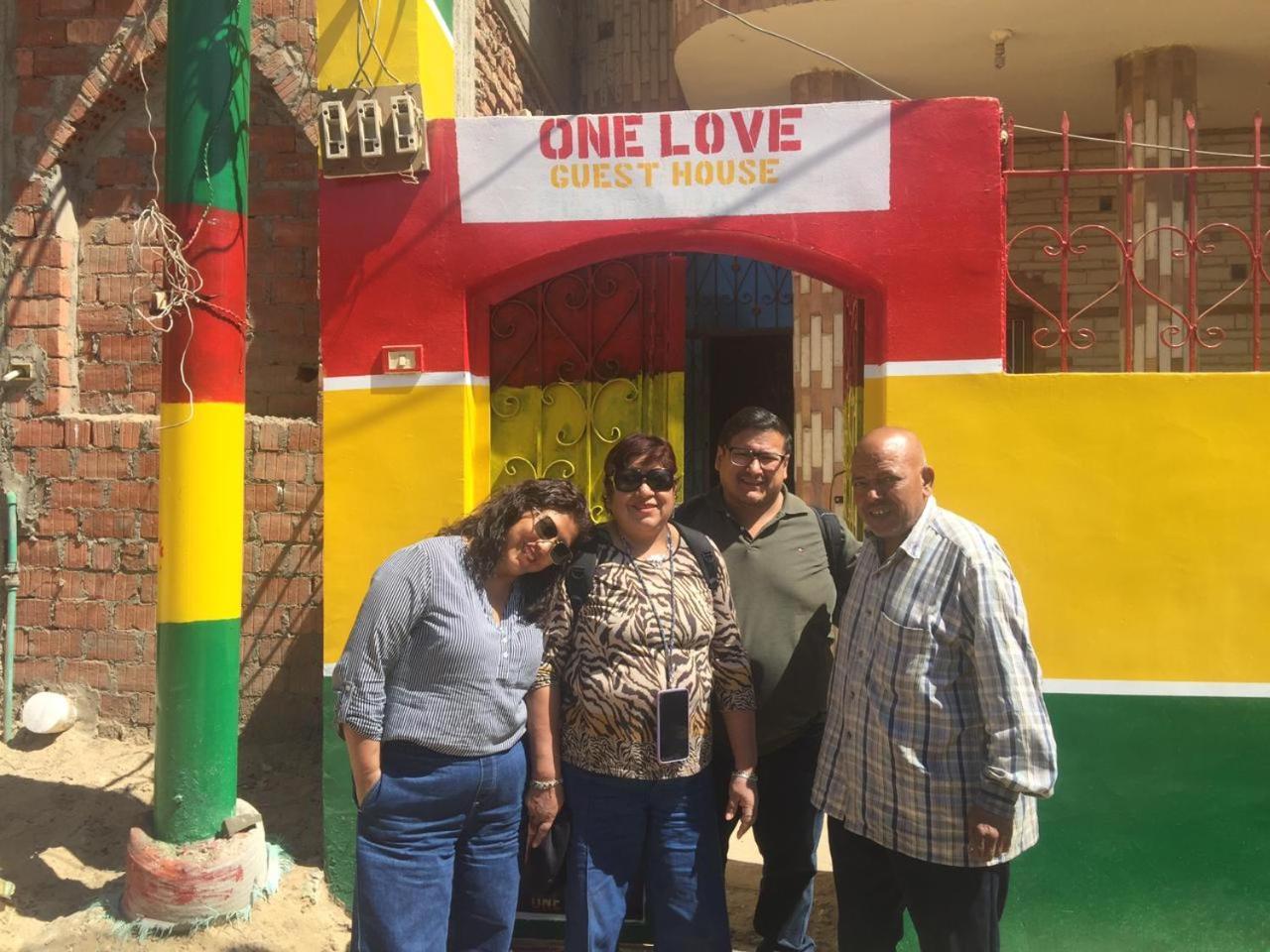 One Love Guesthouse & Restaurant Luxor Ngoại thất bức ảnh