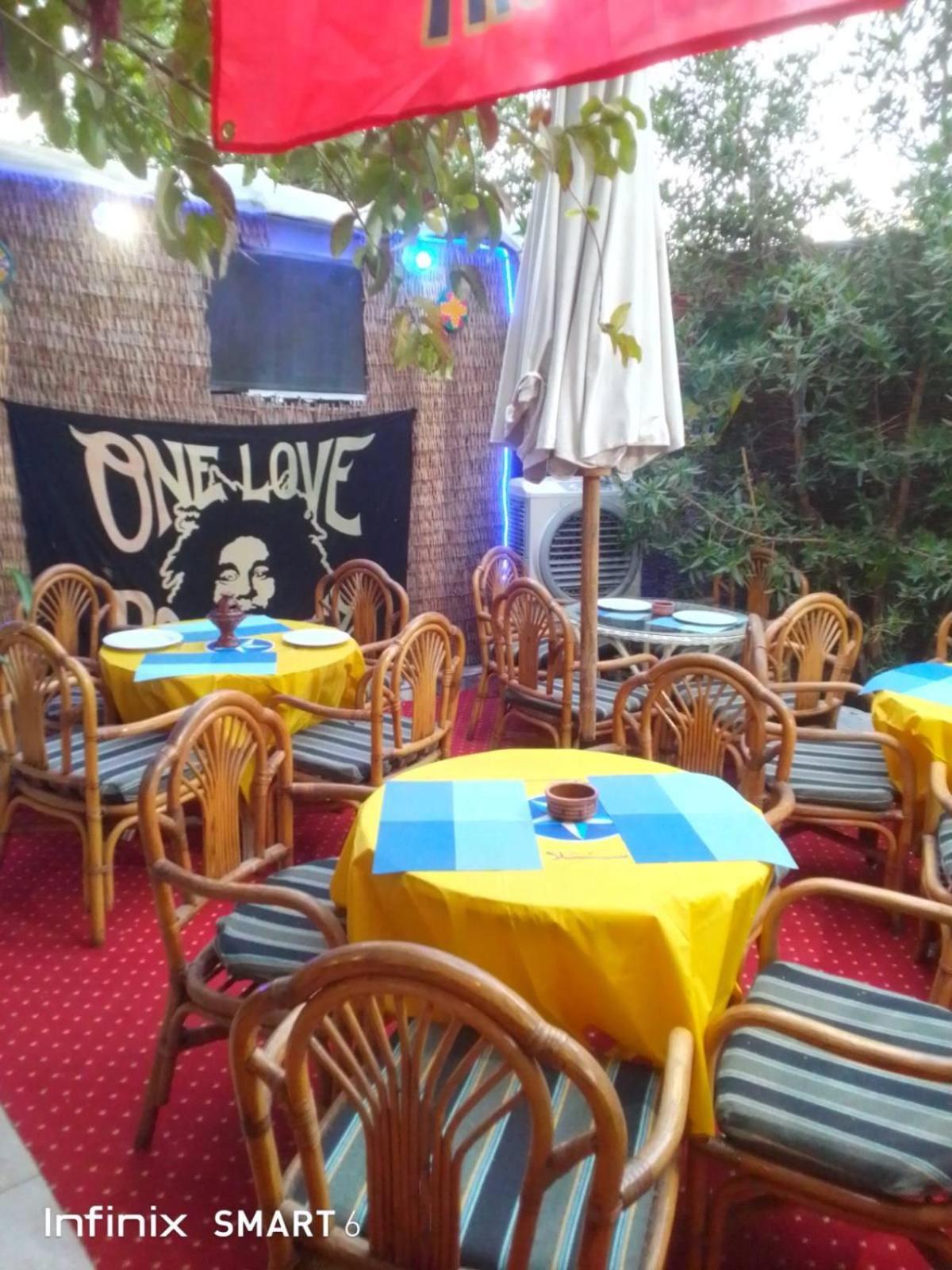 One Love Guesthouse & Restaurant Luxor Ngoại thất bức ảnh